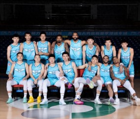 kaiyun.com-转投恩师拿到大合同！CBA顶薪后卫与老东家闹翻，场均只有5.9分|青岛男篮|青岛市|王奕博|稠州|刘维伟_新浪体育_新浪新闻