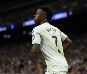 法尔克：拜仁想签维尼修斯是谣言，可能是球员经纪人在造势